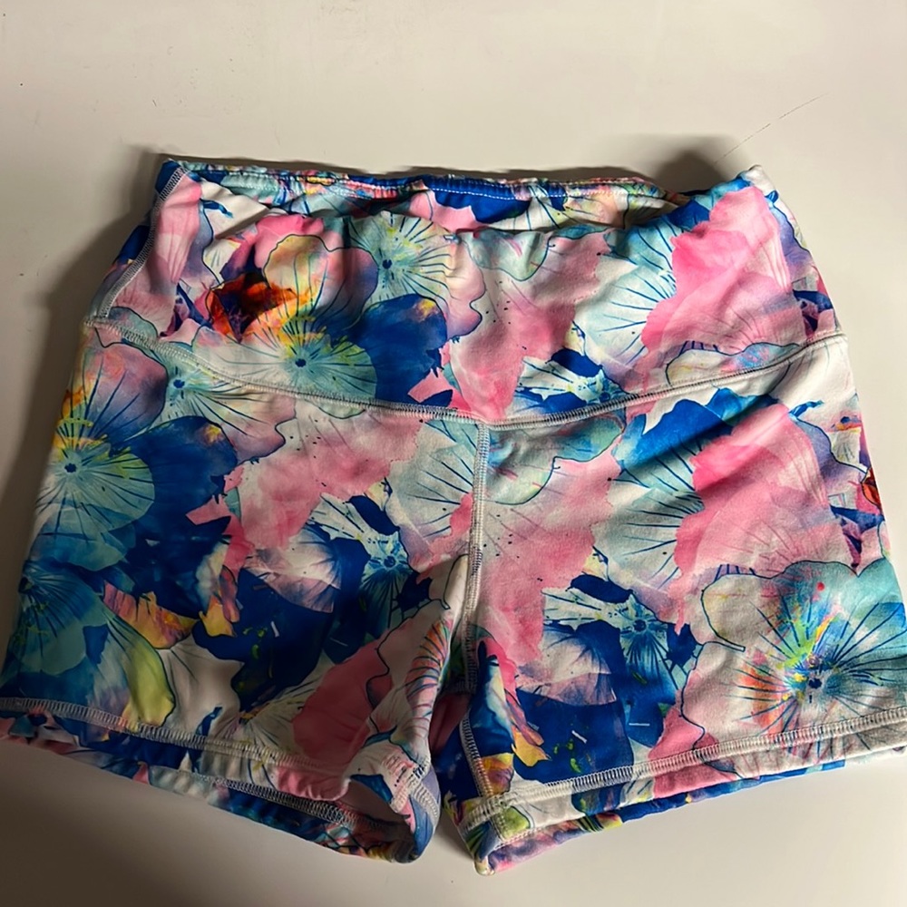 High Rise FLEO Shorts. Size medium